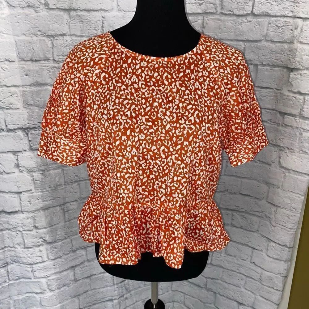 Pop sugar women M NWT baby doll top w/ruffle hem short sleeve blouse